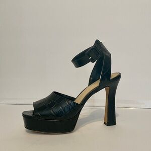 Vince Camuto, 6 1/2, Kortinta Platform Sandal, Black, VC-KORTINTA